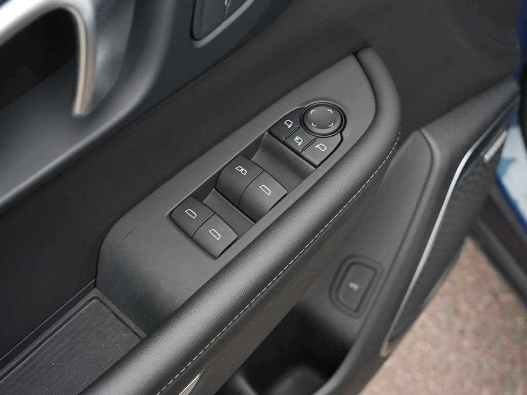 Used 2025 Buick Enclave Preferred AWD/4WD image 16