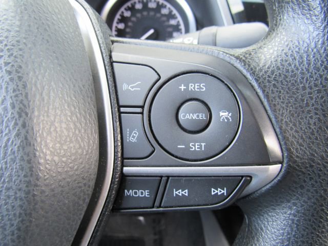 Used 2022 Toyota Camry LE image 29