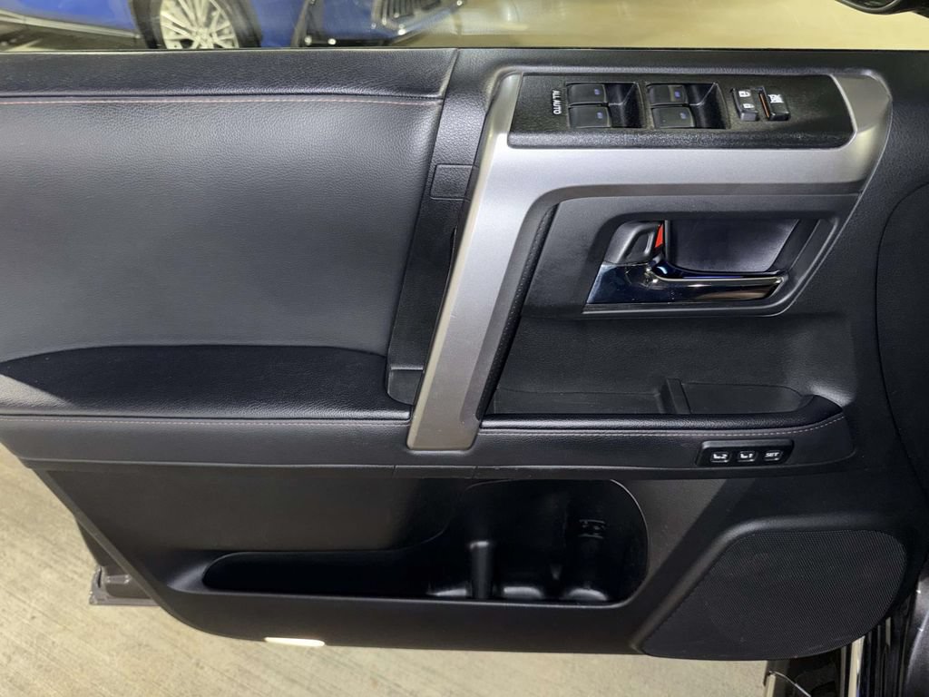 Used 2023 Toyota 4Runner Limited AWD/4WD image 18