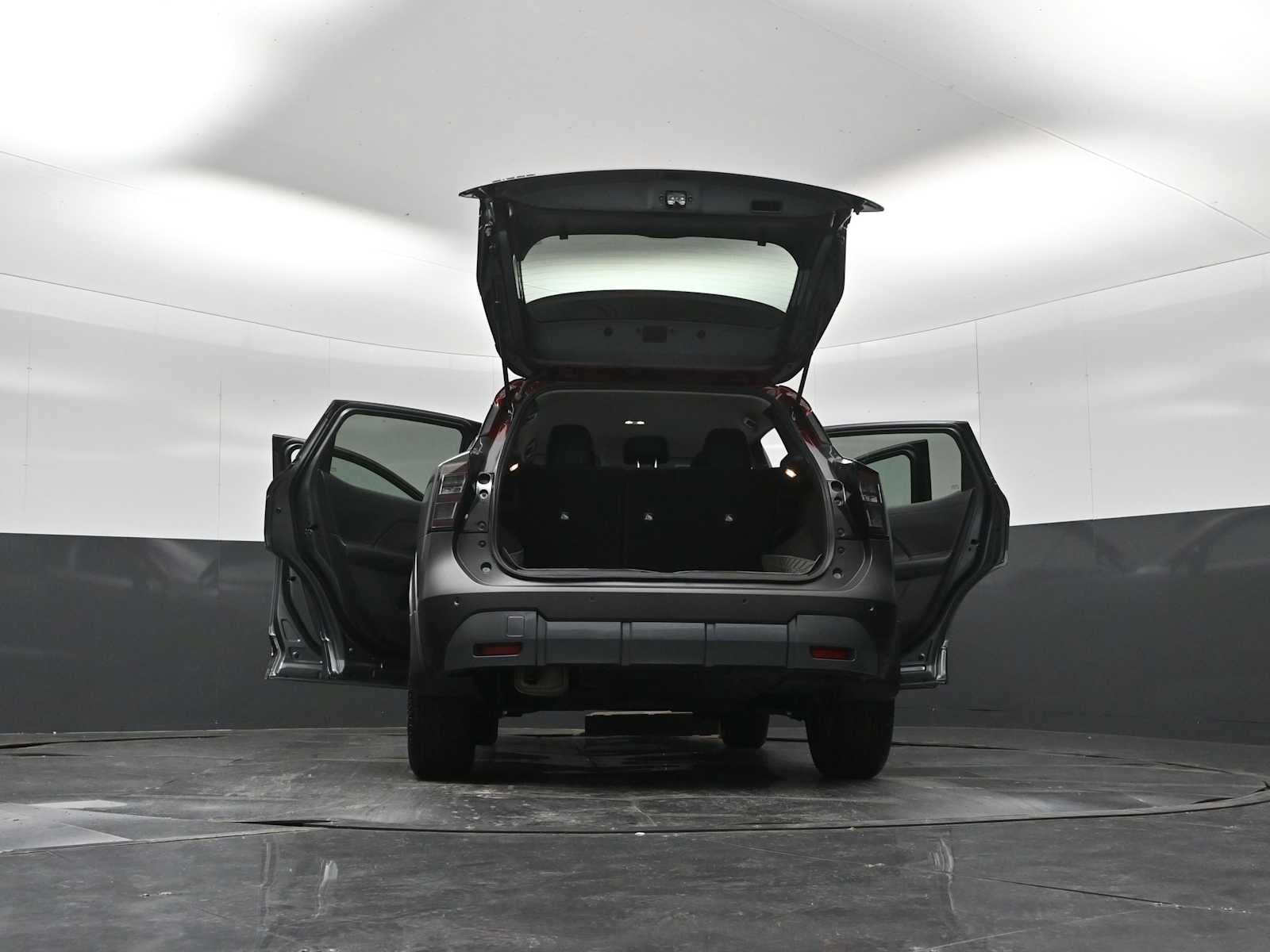 Used 2026 Nissan Kicks SV w/ Interior Electronics Package FWD image 30