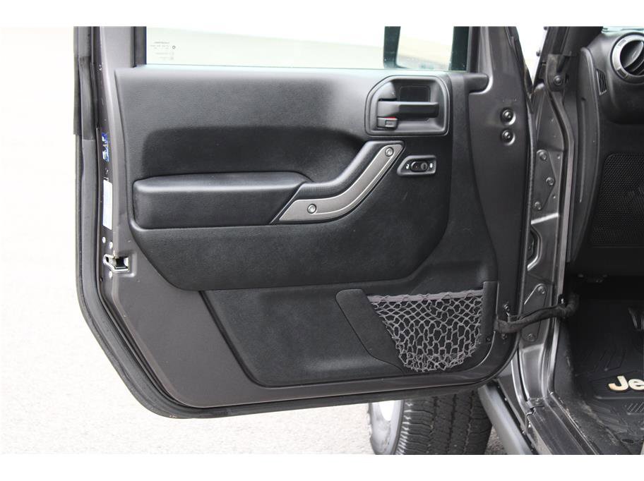 Used 2017 Jeep Wrangler Unlimited Sport w/ Power Convenience Group image 7