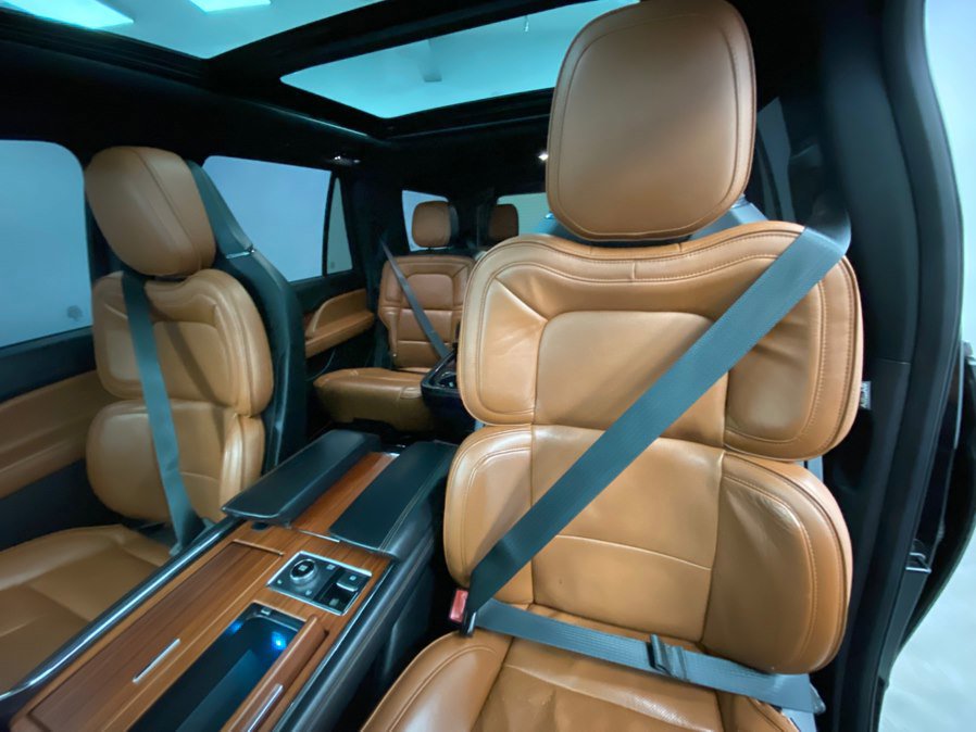 Used 2018 Lincoln Navigator Reserve AWD/4WD image 27