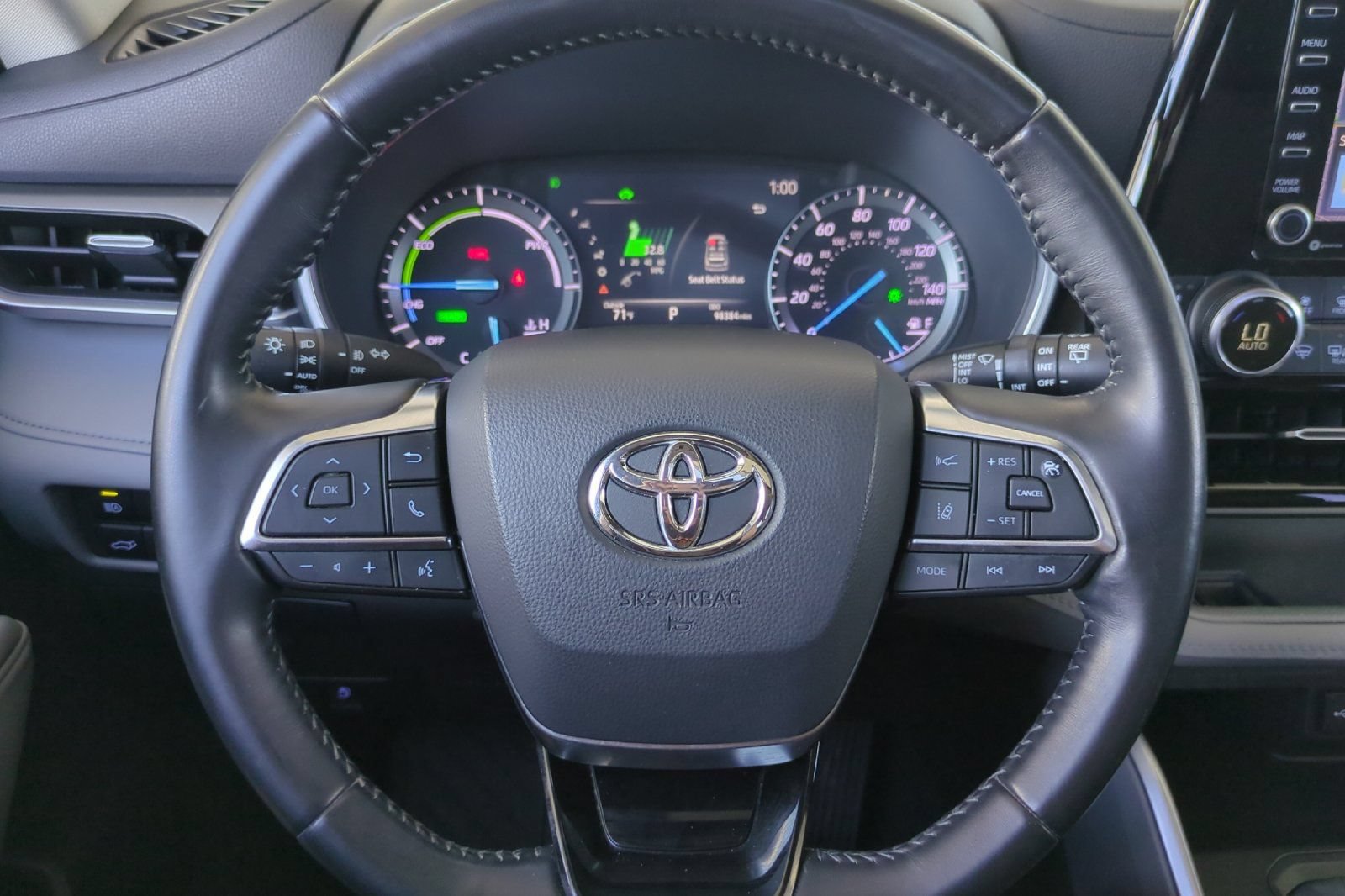 Used 2020 Toyota Highlander XLE AWD/4WD image 35