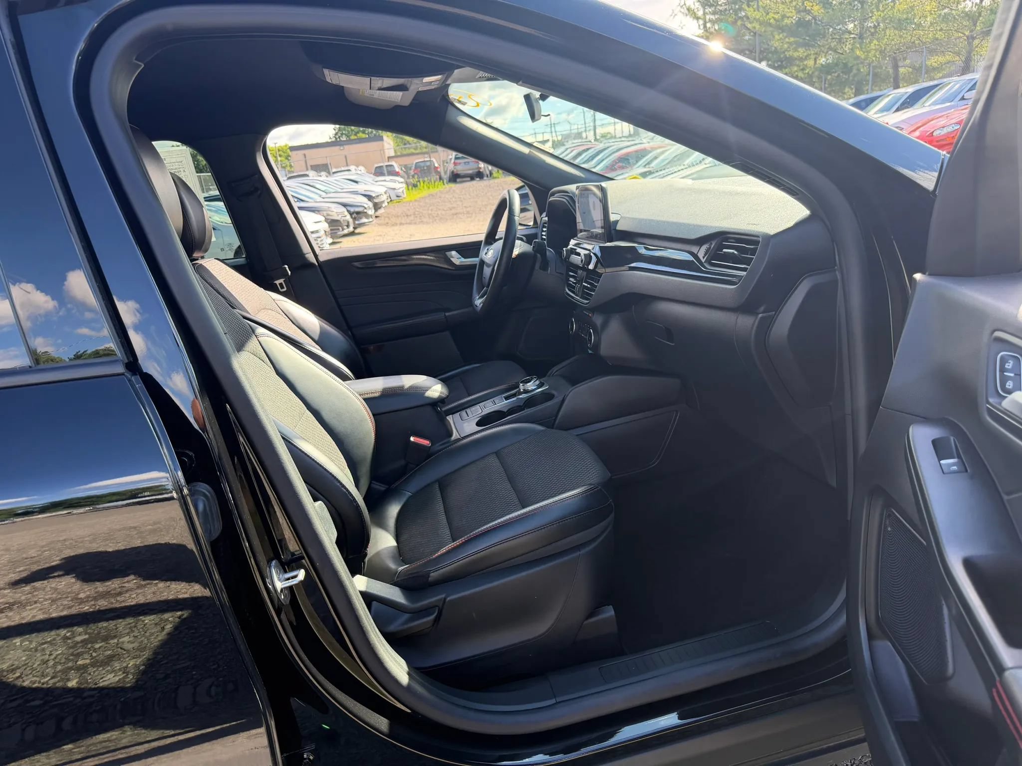 Used 2025 Ford Escape ST-Line AWD/4WD image 27