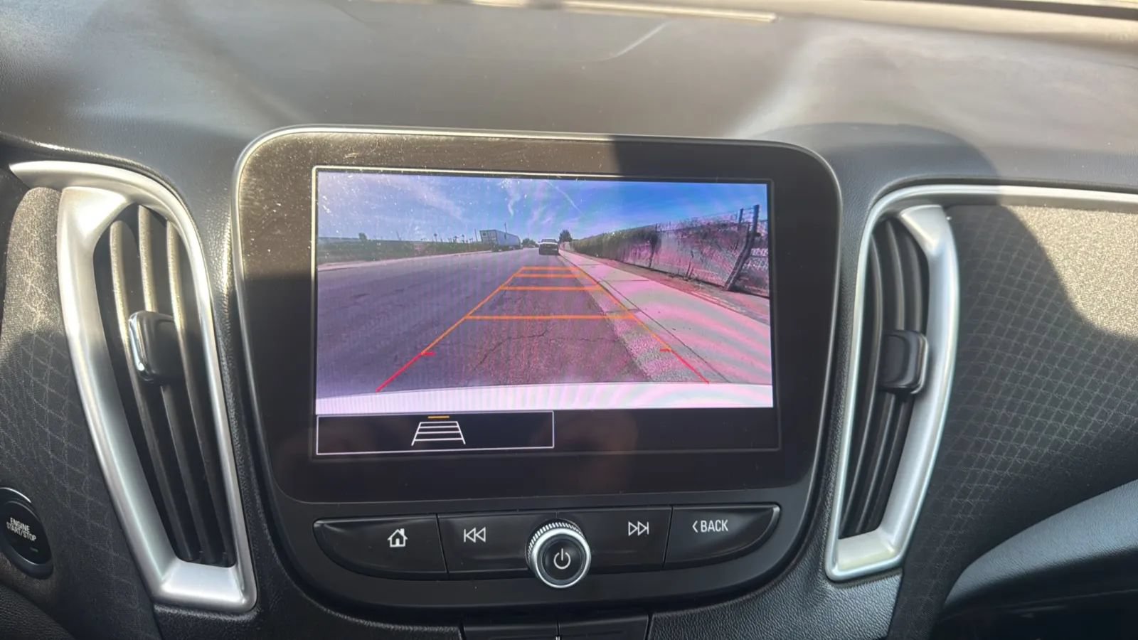 Used 2025 Chevrolet Malibu LS FWD image 13