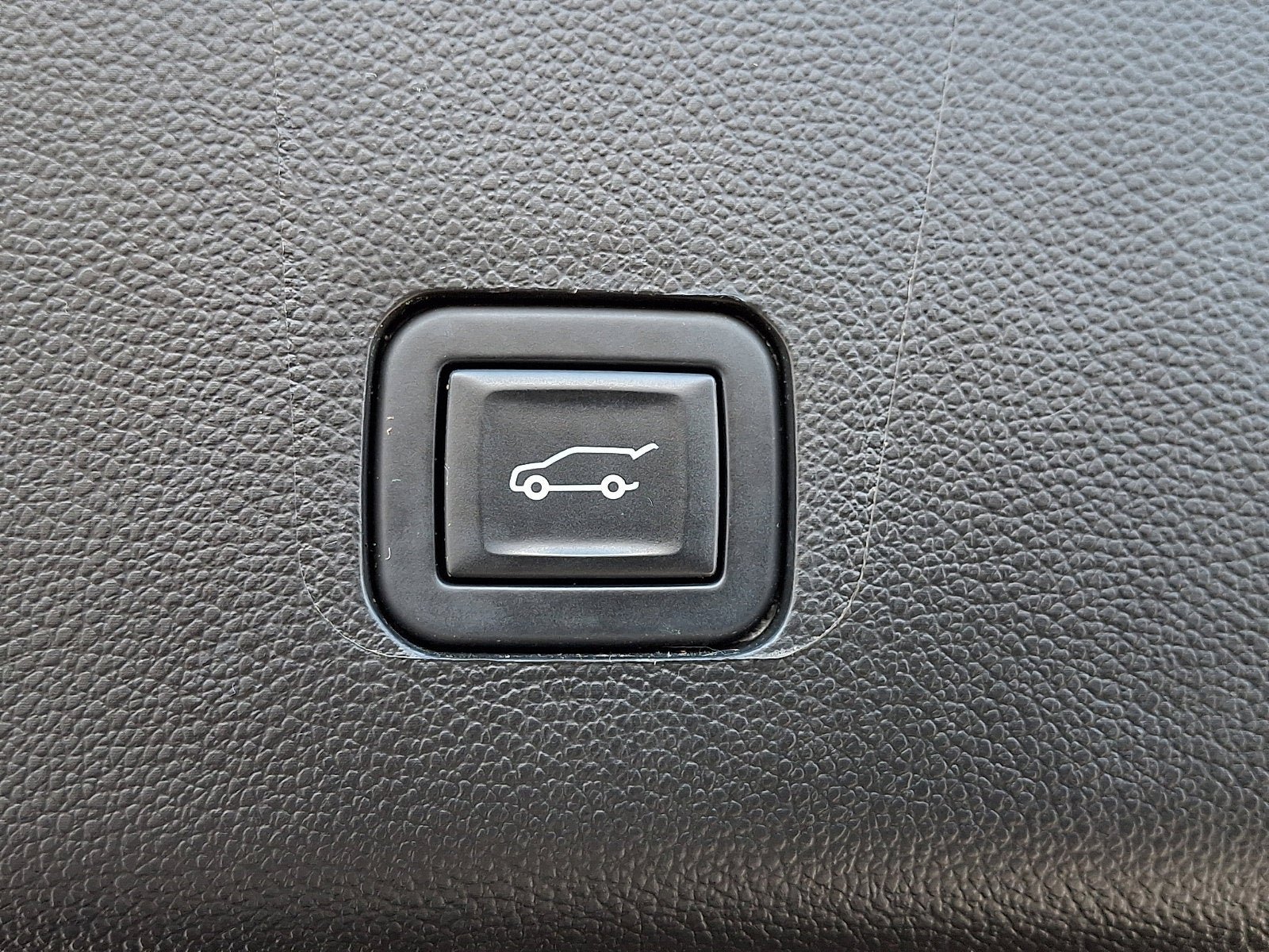 Used 2023 Chevrolet Traverse LT AWD/4WD image 31
