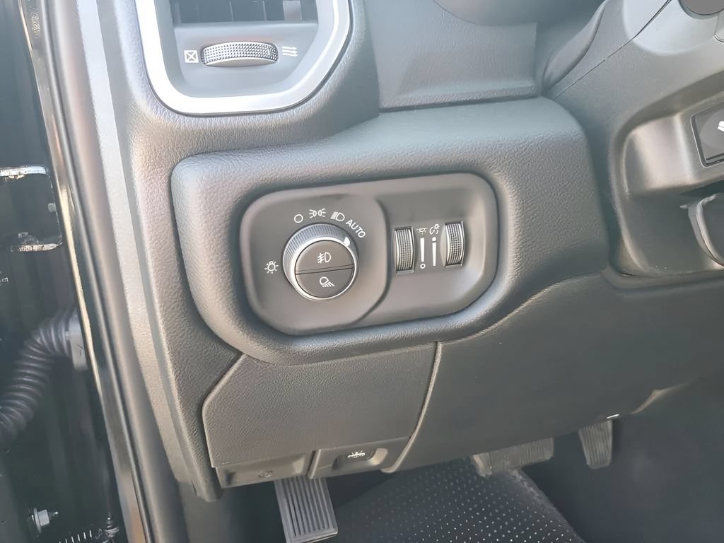 New 2025 RAM 2500 Laramie AWD/4WD image 27