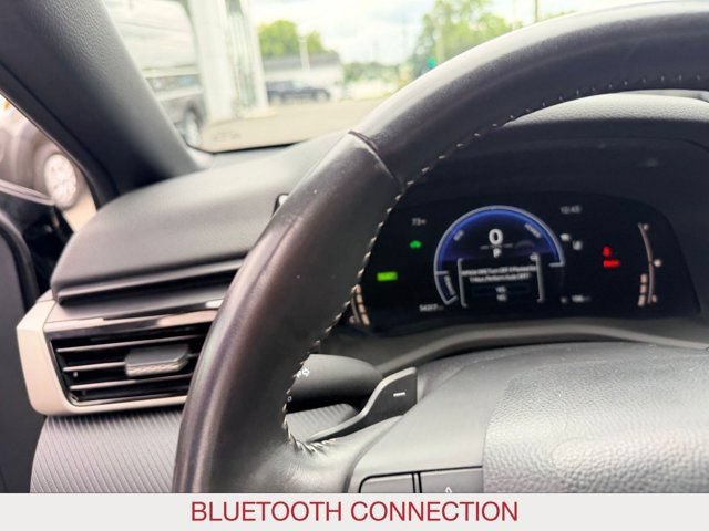 Used 2025 Toyota Camry SE FWD image 13