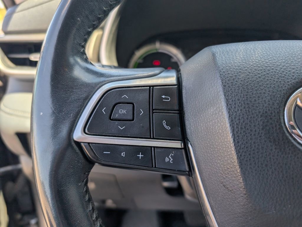 Used 2020 Toyota Highlander XLE image 22
