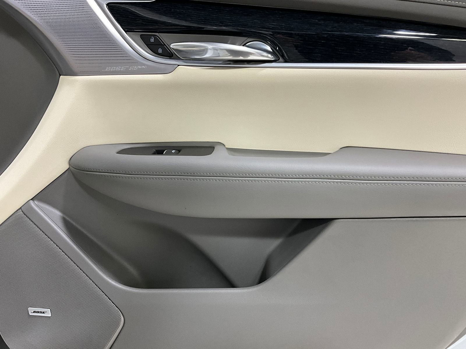 Used 2024 Cadillac XT6 Premium Luxury w/ LPO, Floor Liner Package image 20