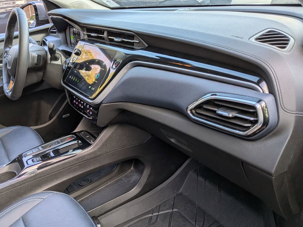 Used 2023 Chevrolet Bolt EUV Premier w/ Sun & Sound Package image 33