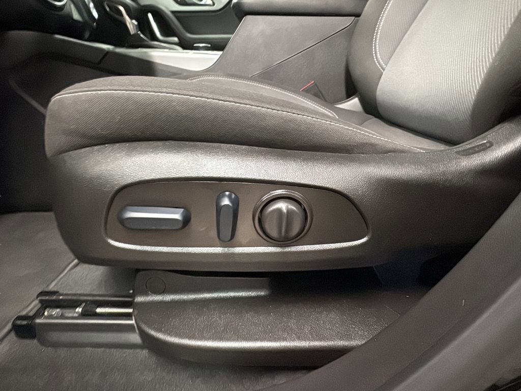 Used 2025 Chevrolet Blazer LT image 18