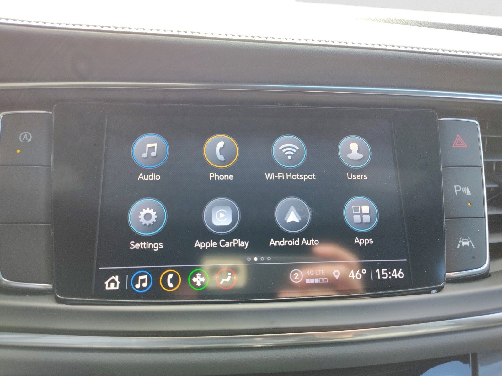 Used 2023 Buick Enclave Essence image 16