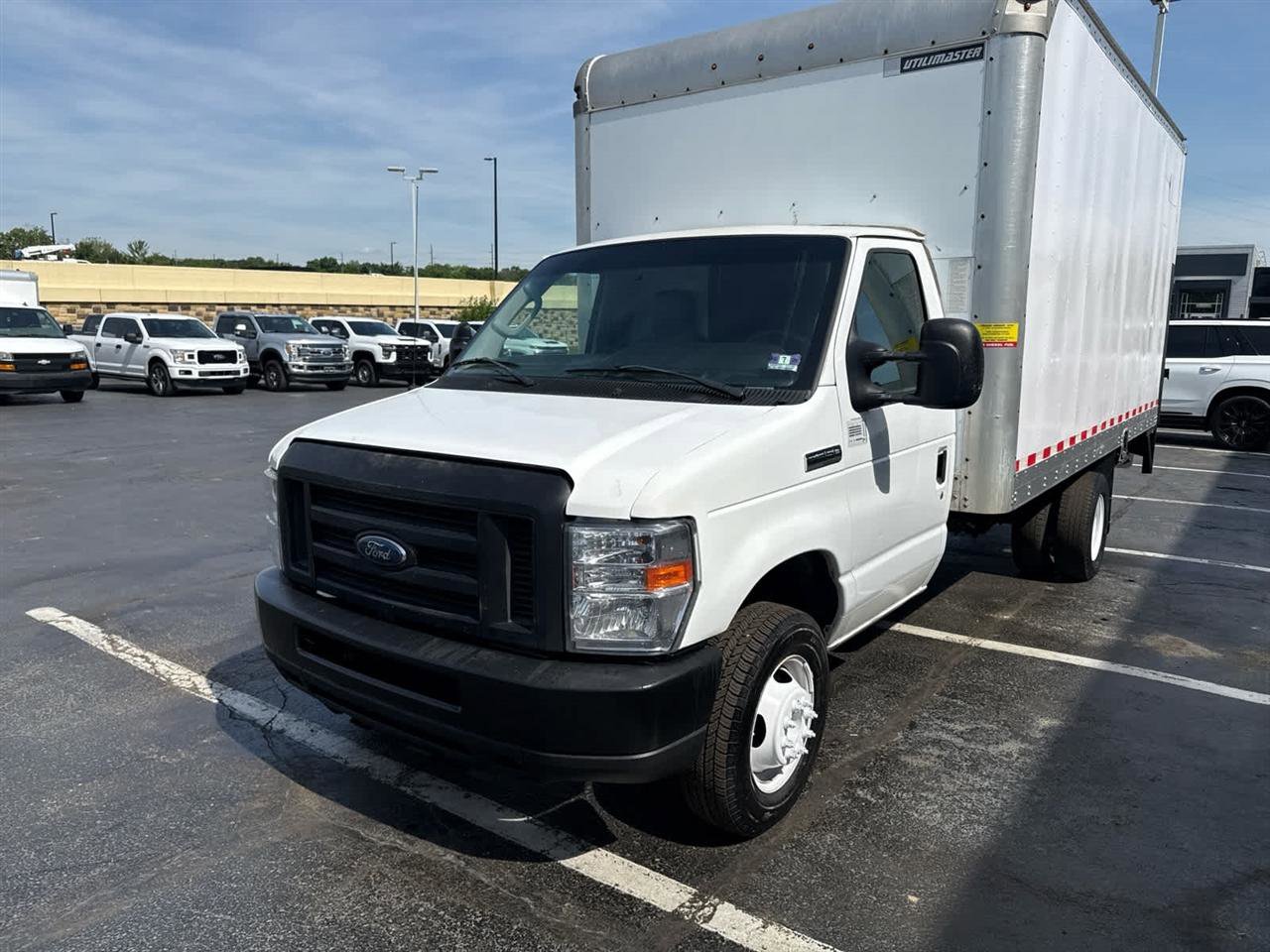 Used 2018 Ford E-350 and Econoline 350 Super Duty RWD image 4