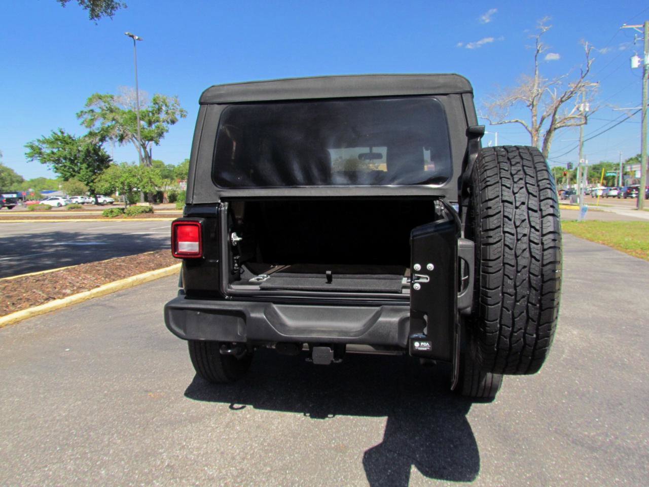 Used 2022 Jeep Wrangler Unlimited Sport AWD/4WD image 18