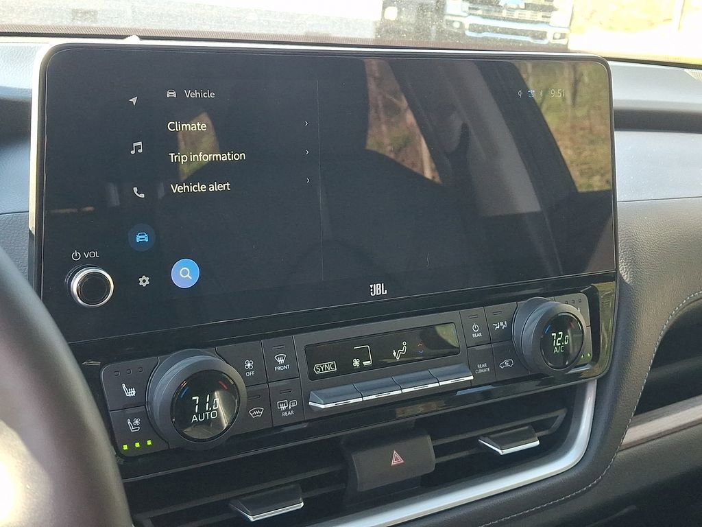 Used 2025 Toyota Grand Highlander AWD image 17