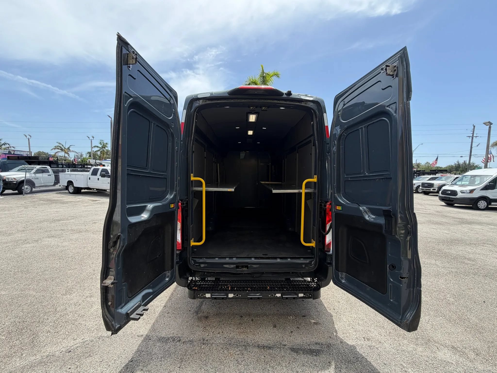 Used 2020 Ford Transit 250 148 High Roof Extended RWD image 5