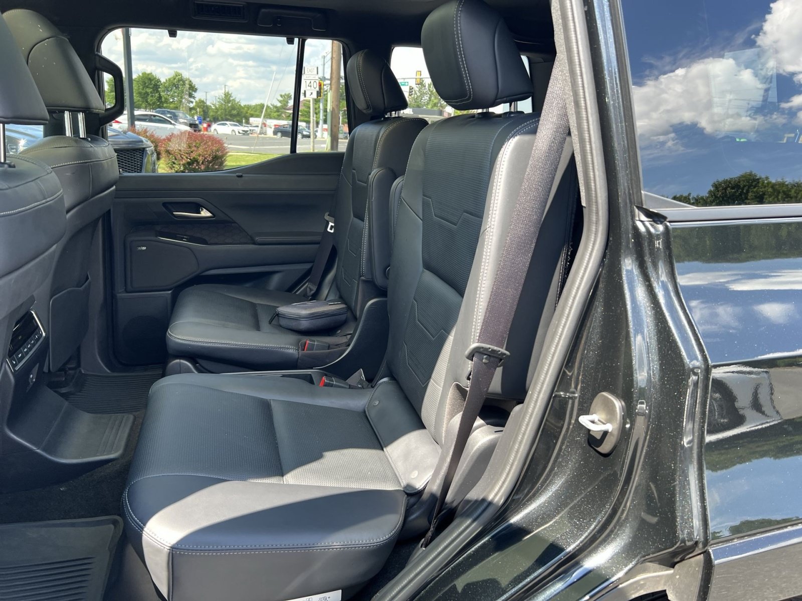 Used 2025 Lexus GX 550 w/ Accessory Package (2T) AWD/4WD image 25
