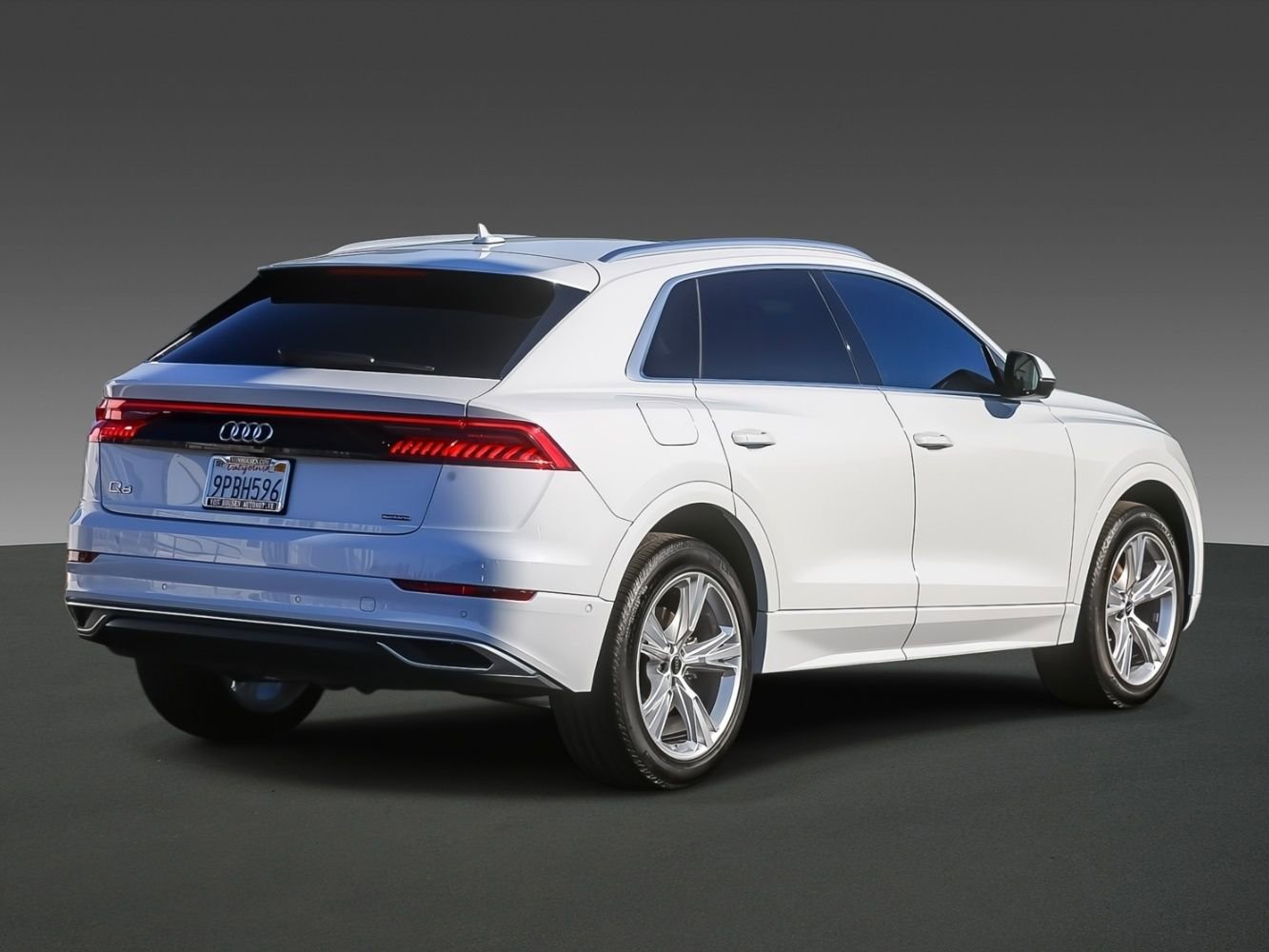 Used 2023 Audi Q8 Premium image 4