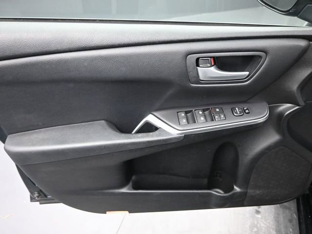 Used 2016 Toyota Camry LE image 13