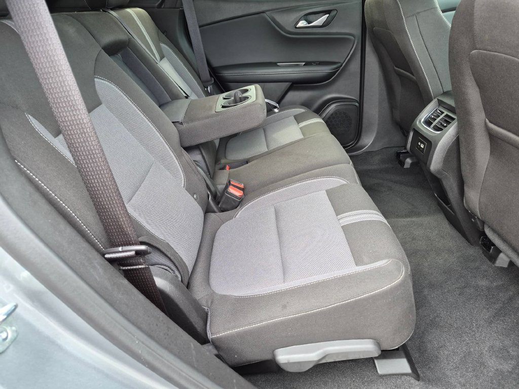Used 2025 Chevrolet Blazer LT FWD image 27