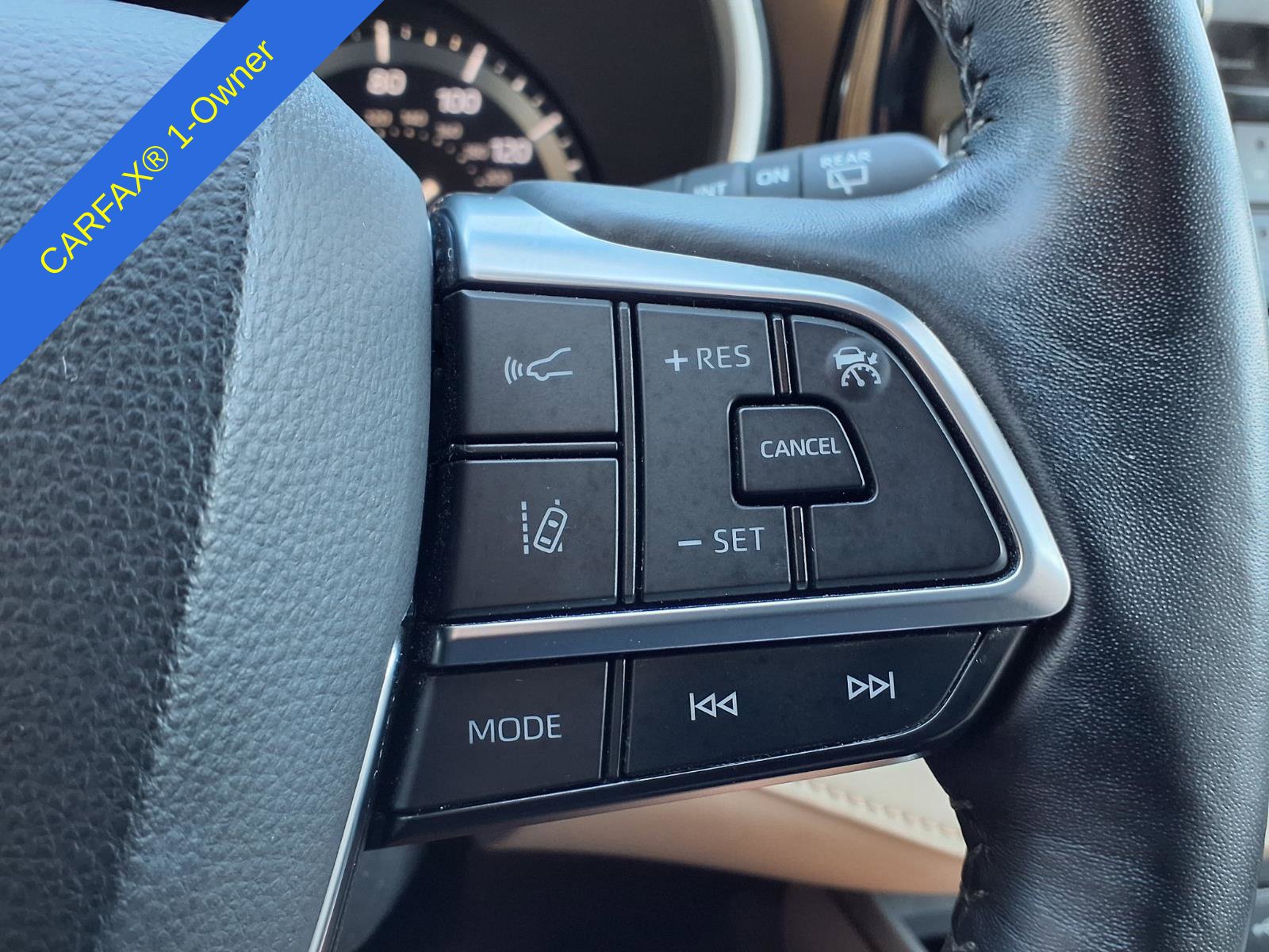 Used 2020 Toyota Highlander XLE AWD/4WD image 29