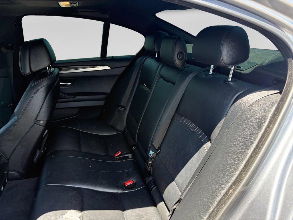 Used 2014 BMW 550i xDrive Sedan AWD/4WD image 32