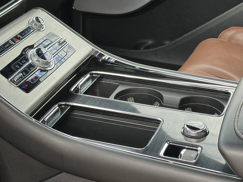 Used 2023 Lincoln Aviator Reserve w/ Equipment Group 201A image 18