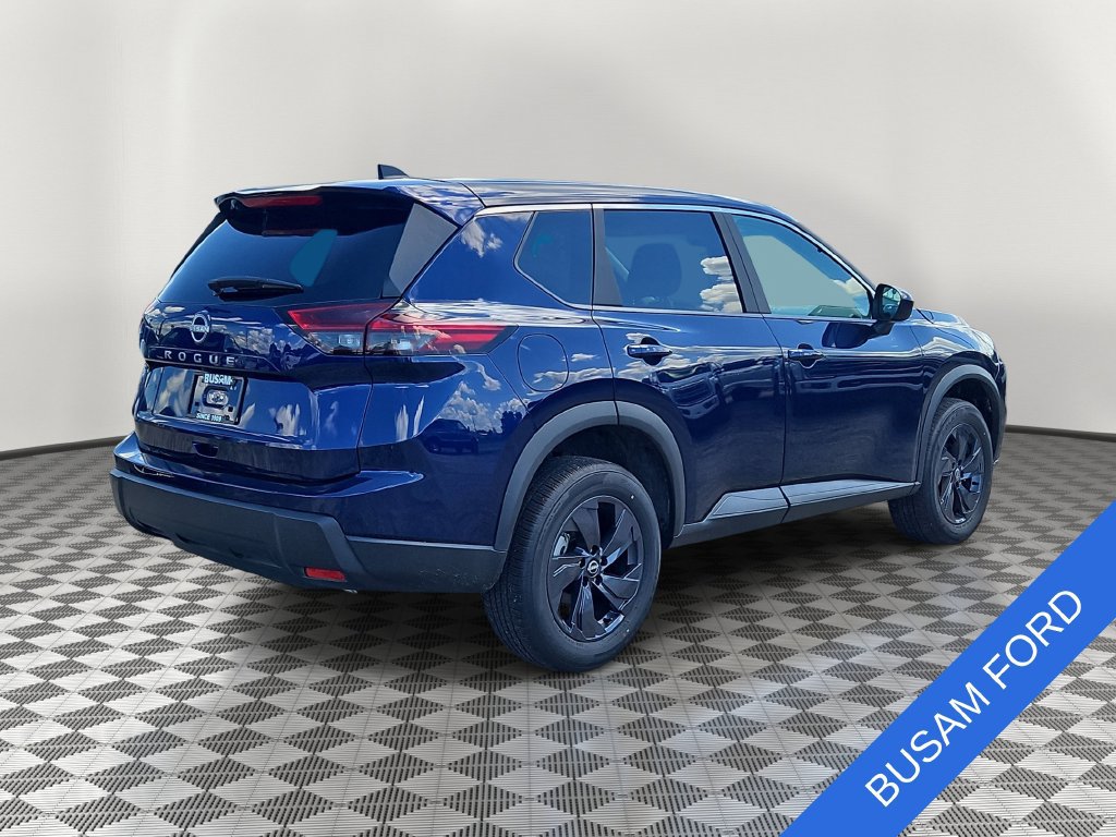 Used 2026 Nissan Rogue SV FWD image 4