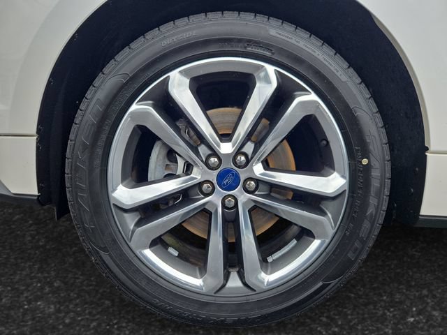 Used 2016 Ford Edge Sport w/ Technology Package AWD/4WD image 4