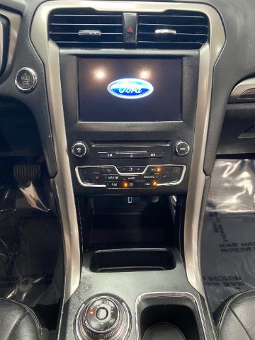 Used 2017 Ford Fusion Energi SE FWD image 22