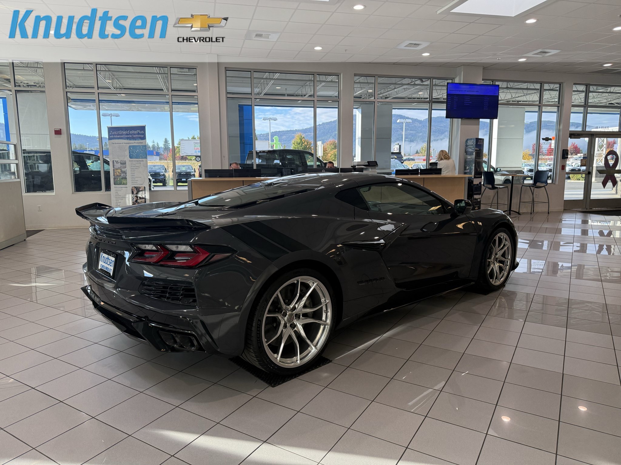New 2027 Chevrolet Corvette Grand Sport w/ Z52 Sport Performance Package RWD image 7