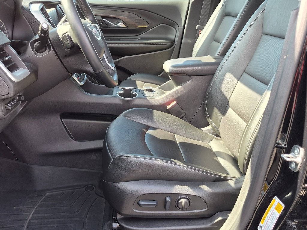 Used 2024 GMC Terrain SLT w/ Infotainment Package II AWD/4WD image 10
