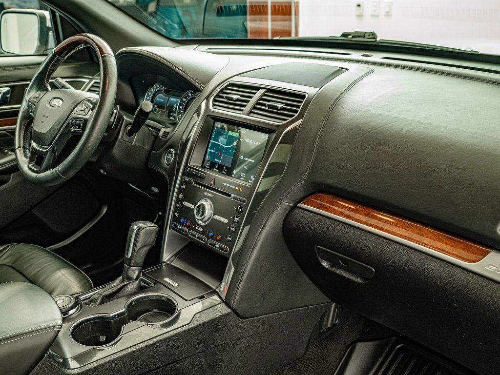 Used 2017 Ford Explorer Platinum image 36