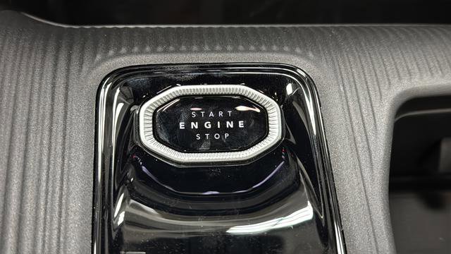 New 2026 Jeep Cherokee Overland w/ Trailer Tow Group image 23