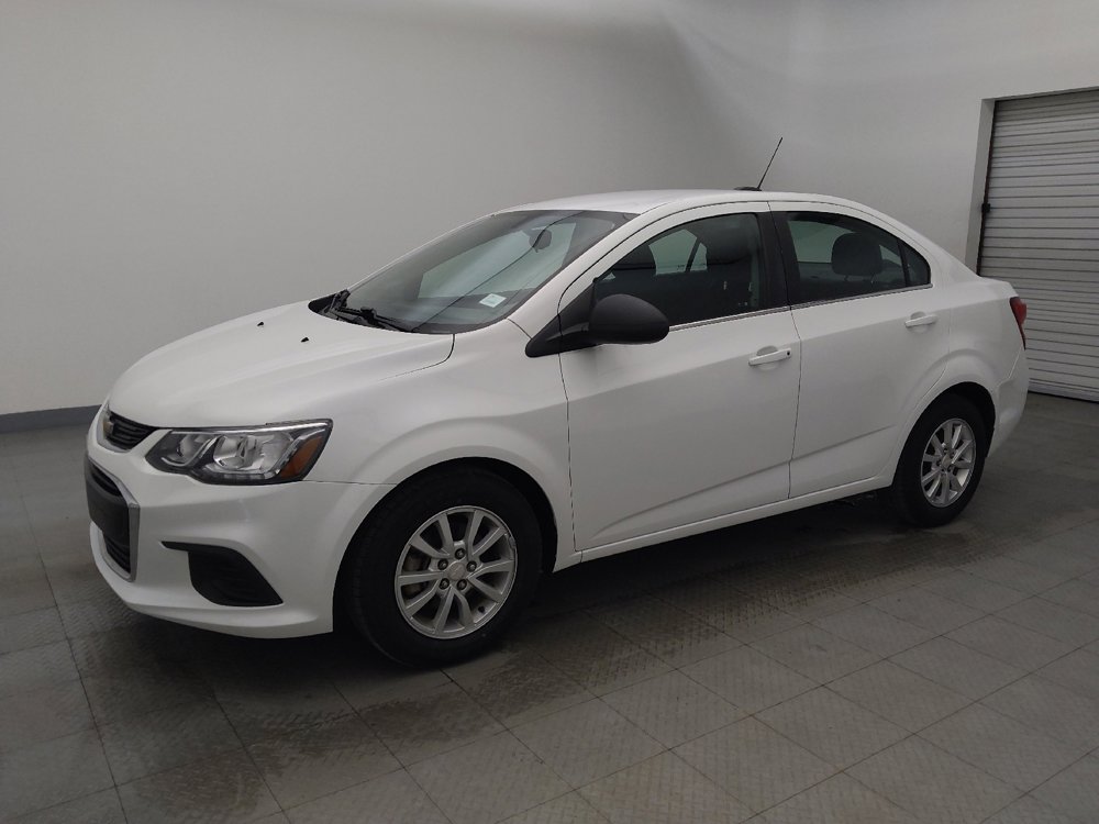 Used 2020 Chevrolet Sonic LT image 2