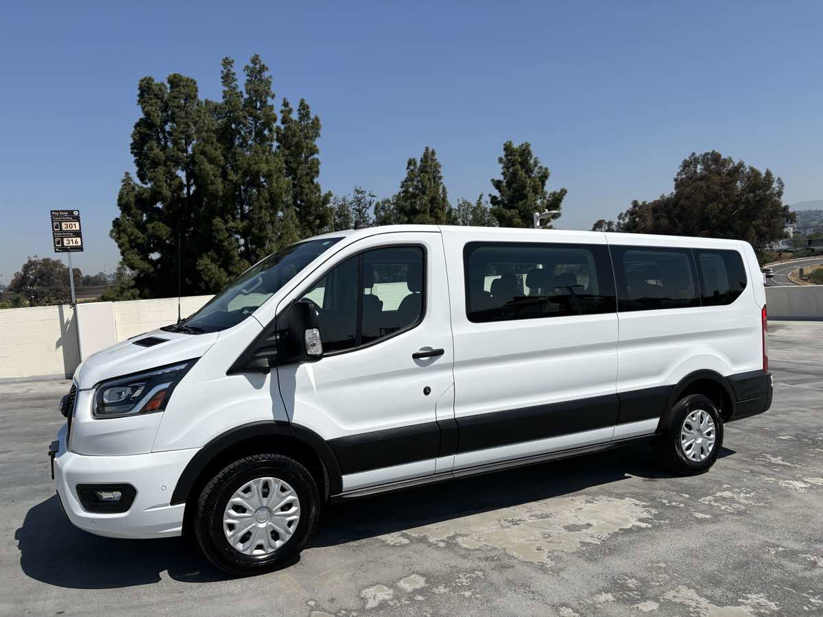Used 2023 Ford Transit 350 XLT RWD image 5