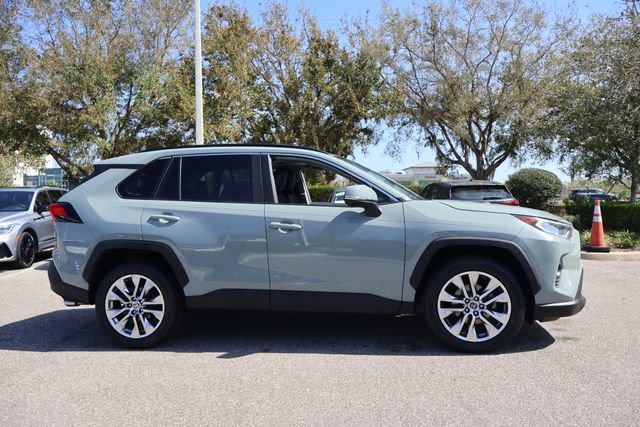 Used 2020 Toyota RAV4 XLE Premium image 10