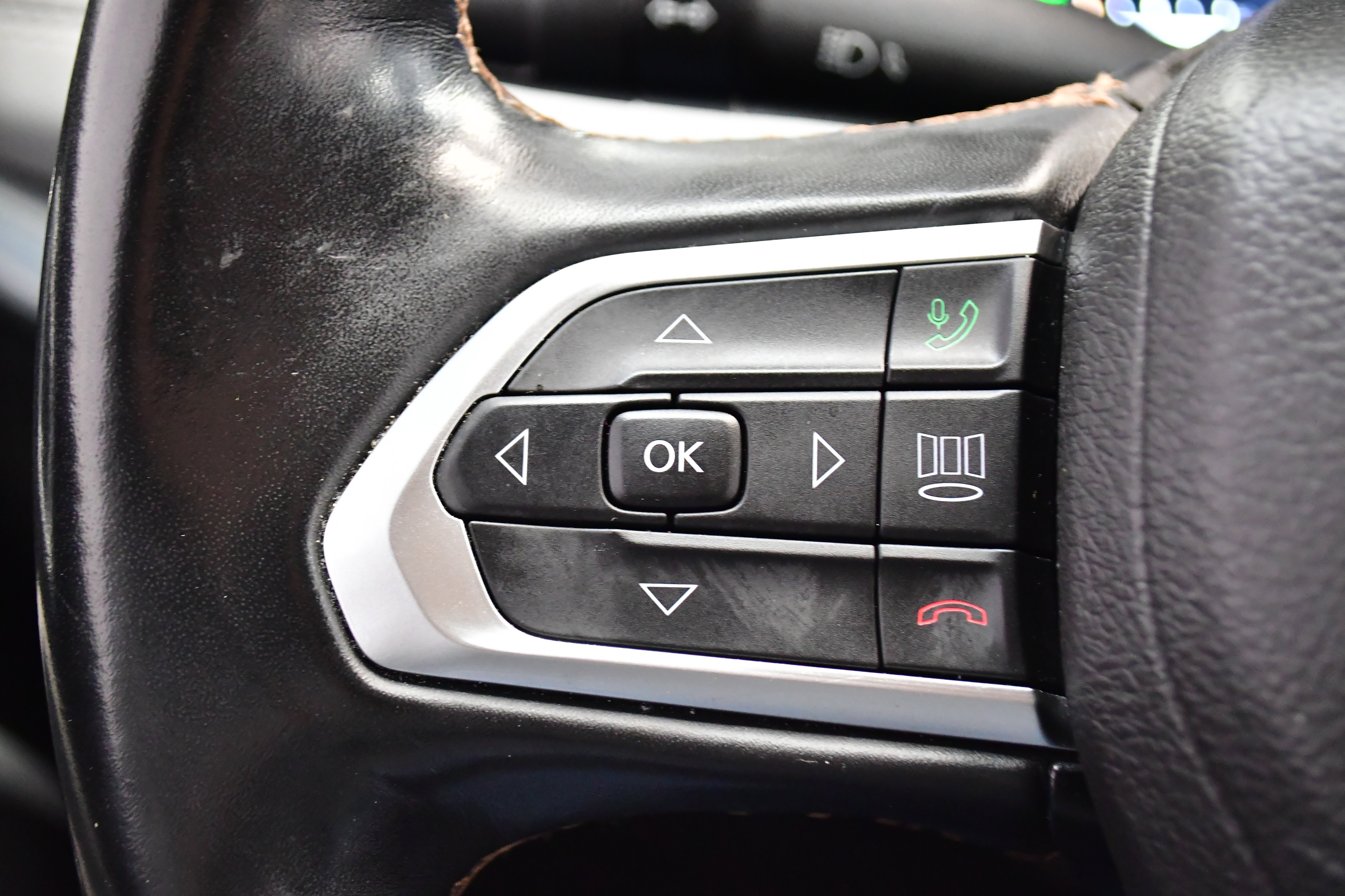 Used 2022 Jeep Compass Limited w/ Elite Group image 35