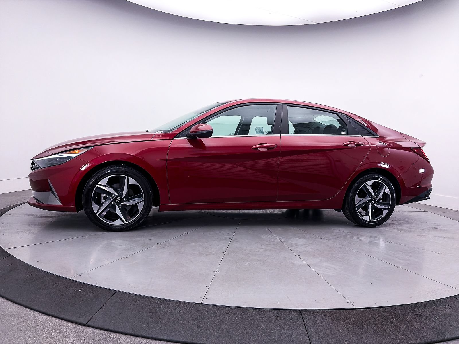 Used 2023 Hyundai Elantra Limited FWD image 40