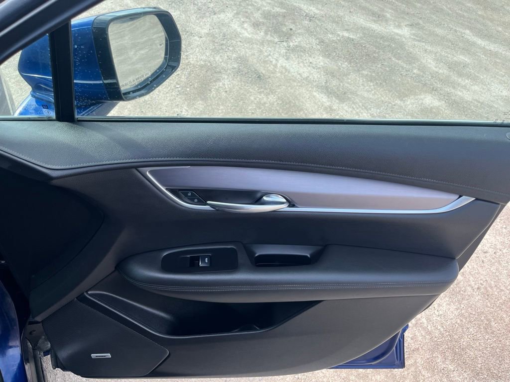 Used 2025 Cadillac XT6 Luxury AWD/4WD image 35