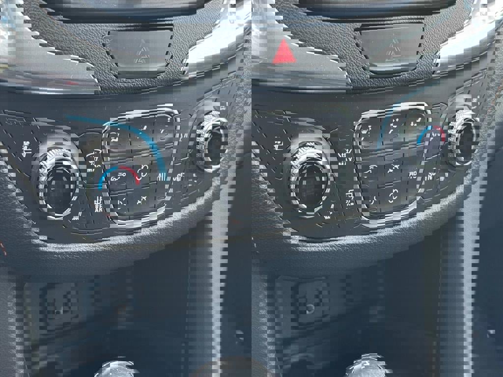 Used 2018 Chevrolet Equinox Premier image 14