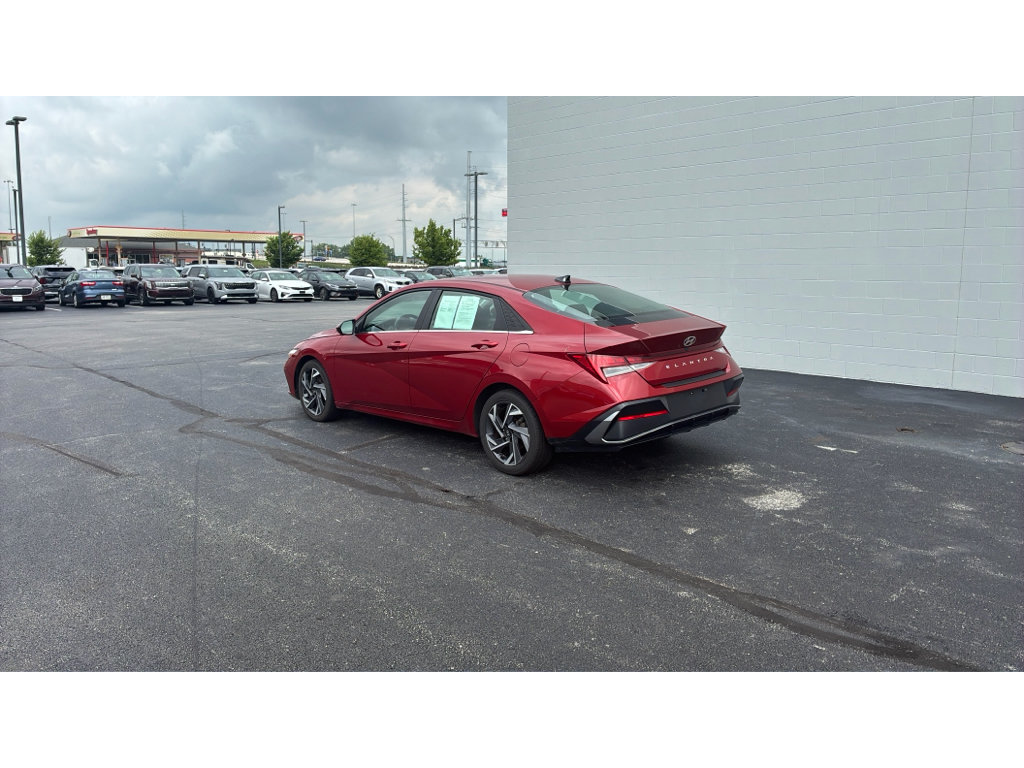 Used 2025 Hyundai Elantra SEL FWD image 5