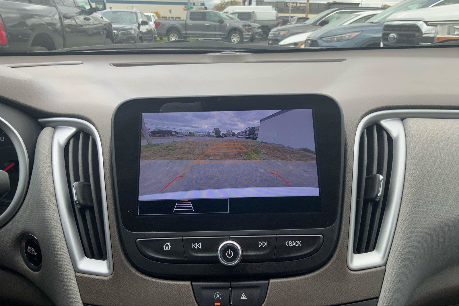 Used 2024 Chevrolet Malibu LT FWD image 32