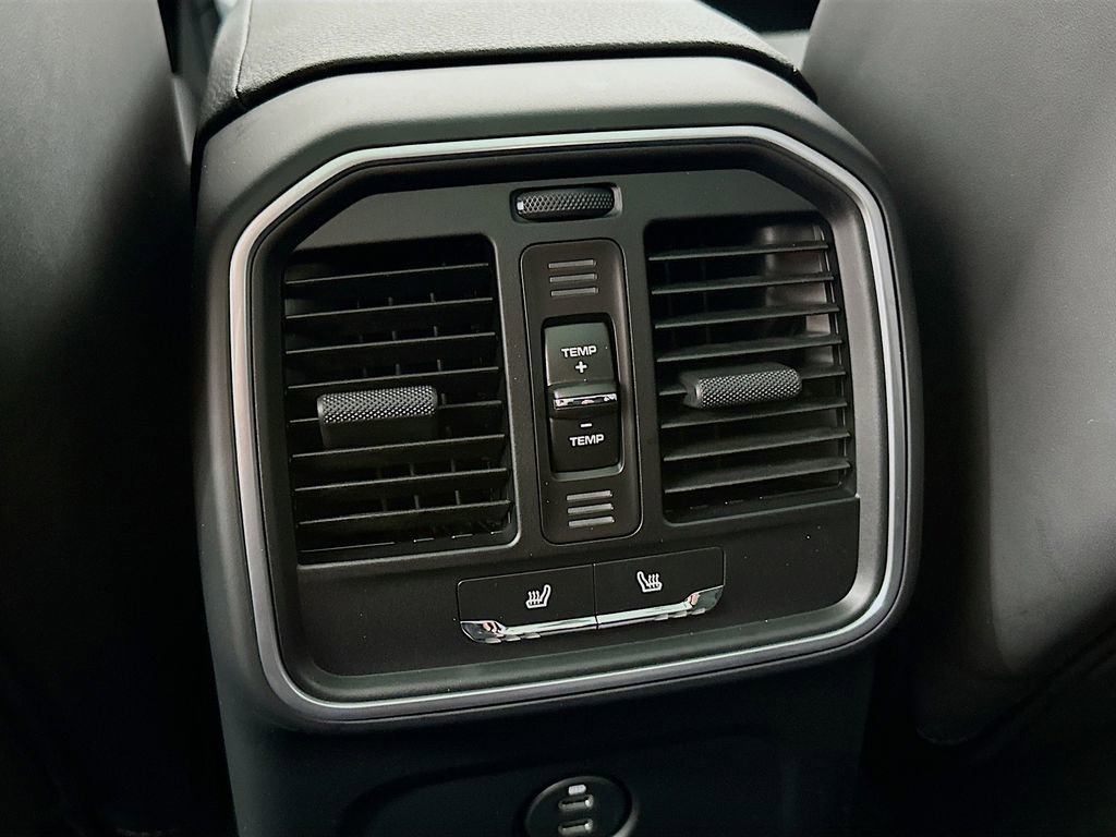 Certified 2026 Porsche Macan image 27