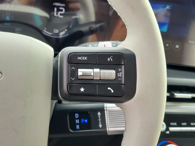 New 2026 Hyundai Santa Fe SE FWD image 8