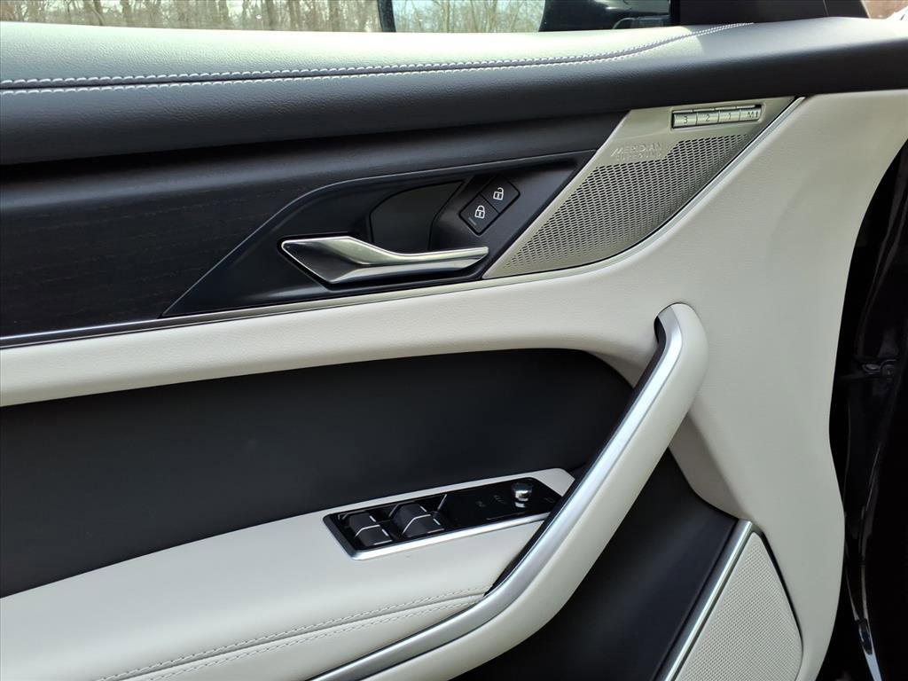 New 2026 Jaguar F-PACE R-Dynamic S image 10