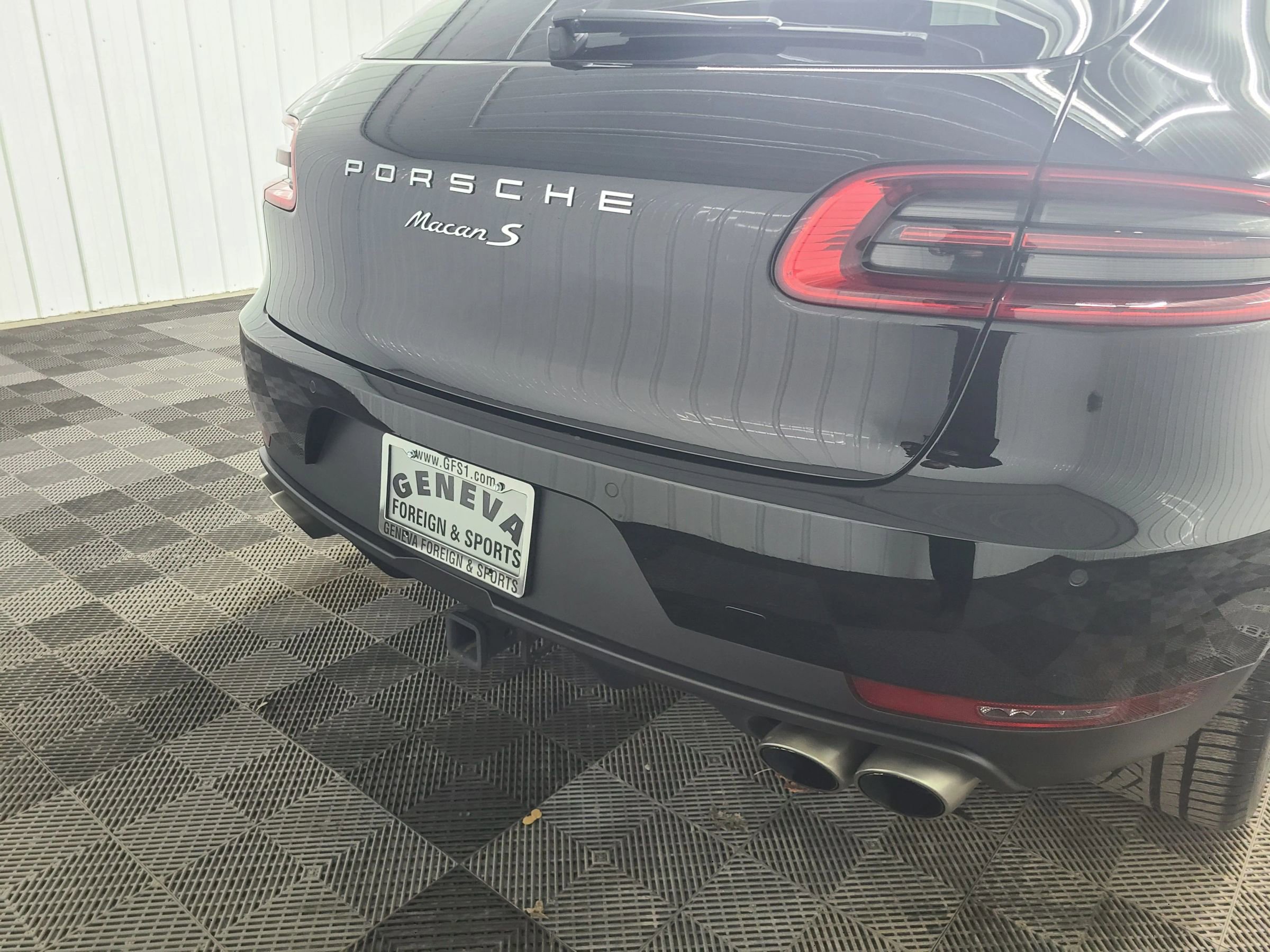 Used 2015 Porsche Macan S w/ Premium Package Plus image 19