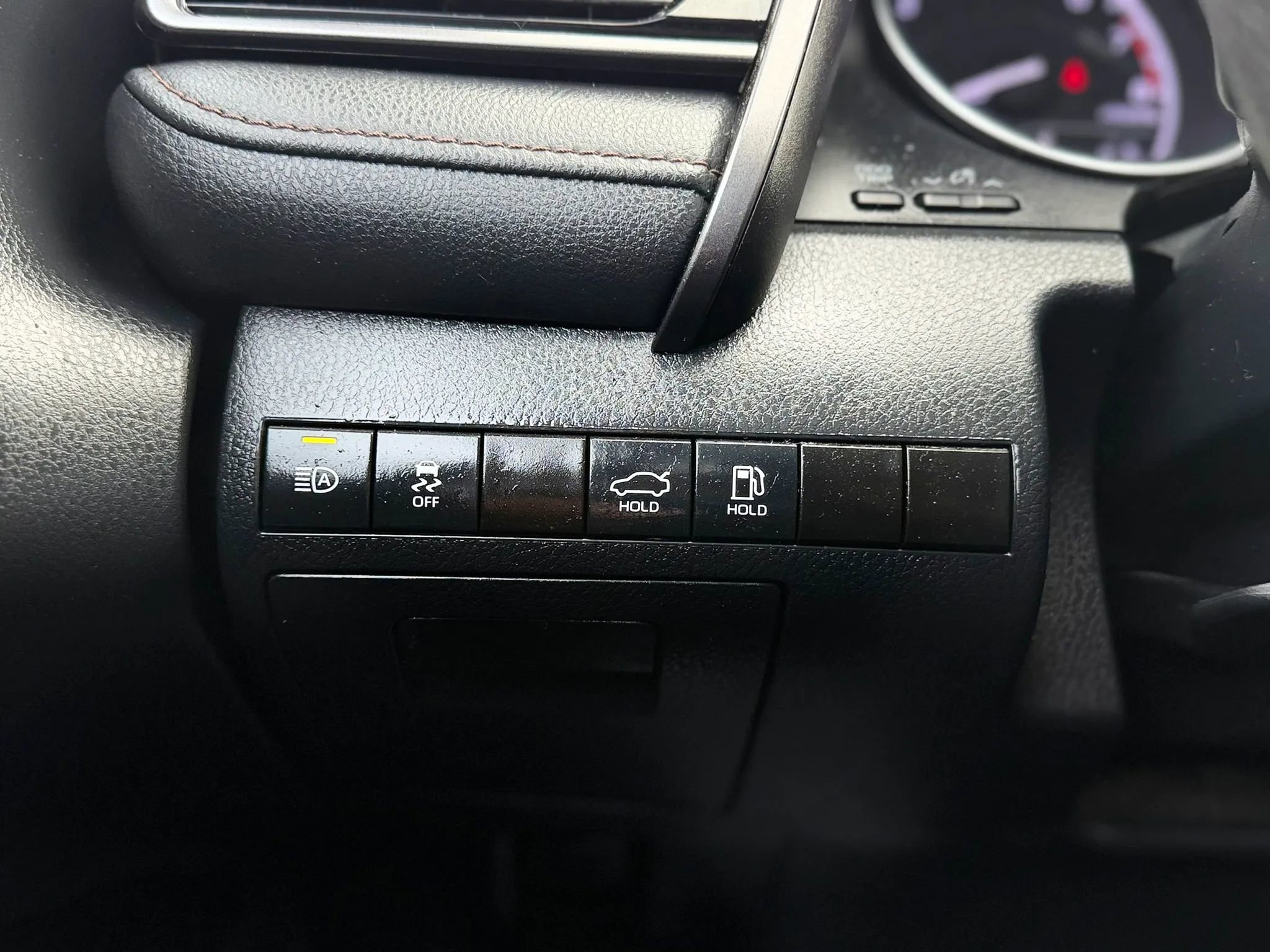 Used 2019 Toyota Camry LE FWD image 19