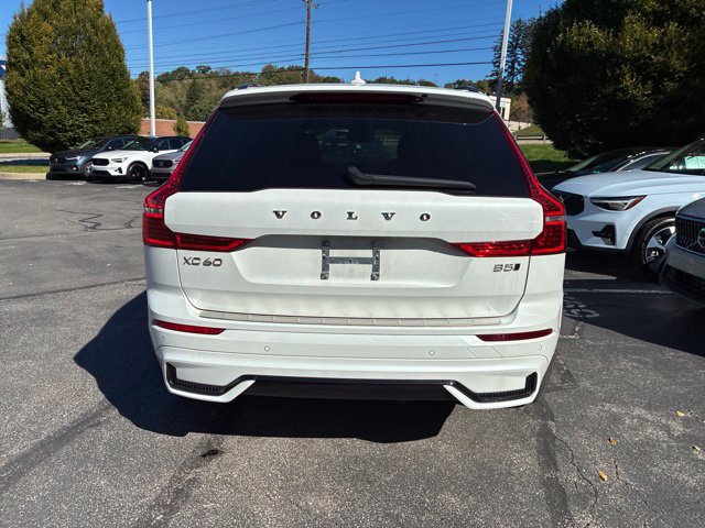 Used 2024 Volvo XC60 B5 Ultimate w/ Protection Package Premier AWD/4WD image 4